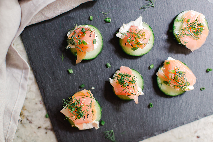 Make these fresh cucumber and salmon bites for a keto low-carb snack or appetizer using Everything But The Bagel Seasoning from Trader Joe's. 